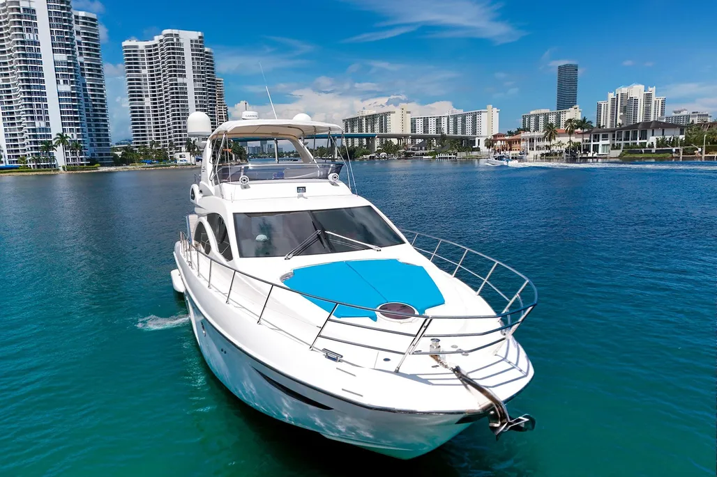 Yacht Photo 39